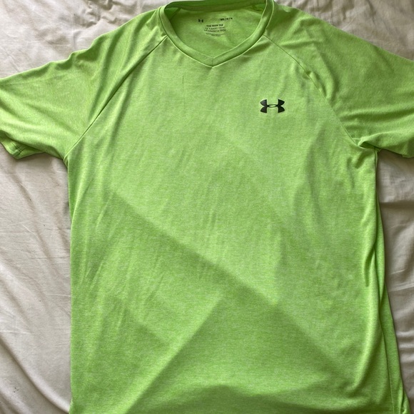 Under armour tee - Picture 2 of 3